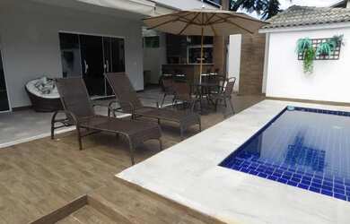 Imagem 3: Casa de condomínio para venda possui 220 metros quadrados com 4 quartos