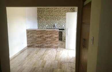 Imagem: A casa possui 2 Dormitórios, 1 Banheiro, 1 Vaga na garagem