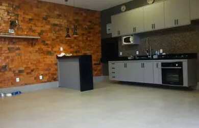 Imagem: A casa em condomínio possui 2 Dormitórios, 3 Banheiros, 4