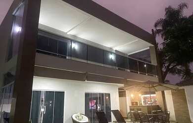 Imagem: A casa em condomínio possui 4 Dormitórios, 3 Banheiros, 2