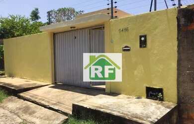 Imagem: A casa possui 4 Dormitórios, 3 Banheiros, 2 Vagas na garagem