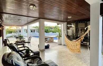 Imagem 15: A casa fica localizada em condomínio fechado em uma área nobre do Itaigara