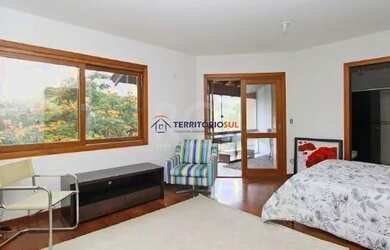 Imagem 9: Casa em Porto Alegre, no bairro Hípica, com 3 dormitório s , e 3 banheiros,...