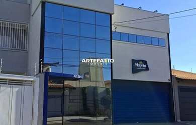 Imagem: O depósito possui 2 Vagas na garagem, 340m² de Área e está