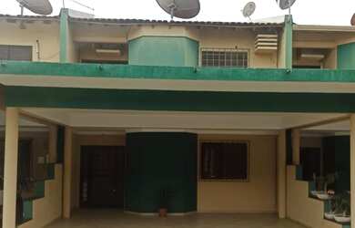 Imagem: A casa em condomínio possui 3 Dormitórios, 3 Banheiros, 2