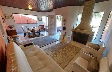 Imagem: A casa em condomínio possui 3 Dormitórios, 2 Banheiros, 3