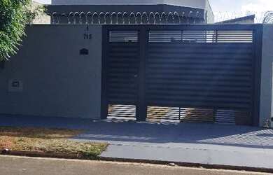 Imagem: A casa possui 2 Dormitórios, 1 Banheiro, 1 Vaga na garagem