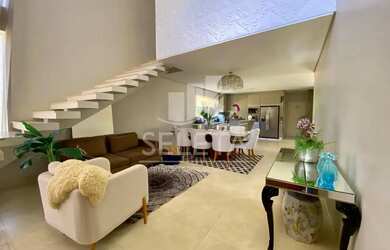 Imagem: A casa em condomínio possui 1 Dormitório, 4 Banheiros, 4 Vagas