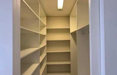 Imagem 12: Imóvel para aluguel possui 280 metros quadrados com 3 quartos em Engordadouro...