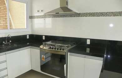 Imagem: A casa em condomínio possui 3 Dormitórios, 2 Banheiros, 2