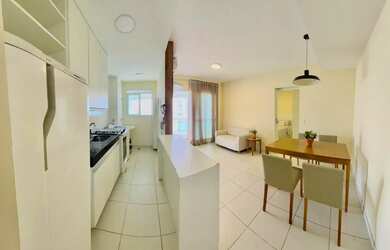 Imagem: O apartamento possui 1 Dormitório, 1 Banheiro, 1 Vaga na garagem