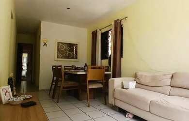 Imagem: A casa possui 3 Dormitórios, 2 Banheiros, 3 Vagas na garagem