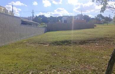 Imagem: O terreno possui 450m² de Área e Churrasqueira e está localizado