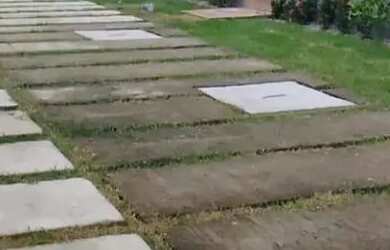 Imagem: A casa possui 3 Dormitórios, 2 Banheiros, 4 Vagas na garagem