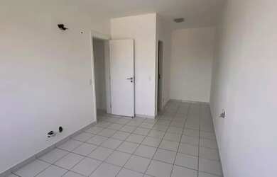 Imagem: O apartamento possui 2 Dormitórios, 2 Banheiros, 2 Vagas na