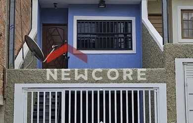 Imagem: A casa possui 3 Dormitórios, 2 Banheiros, 4 Vagas na garagem