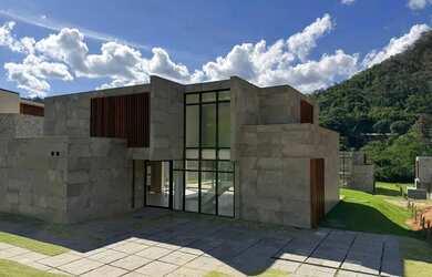 Imagem 3: Casa Duplex na Fazenda Marambaia, 380 m2, 4 suites - em Corrêas - Petrópolis...