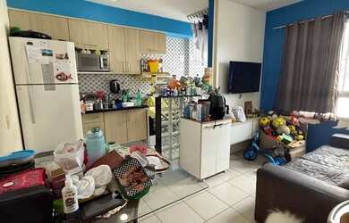 Imagem: O apartamento possui 2 Dormitórios, 1 Banheiro, 1 Vaga na garagem