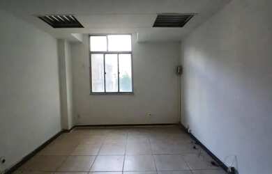 Imagem: O depósito possui 50m² de Área e está localizado em Centro