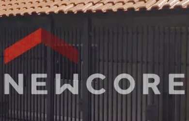 Imagem: A casa possui 4 Dormitórios, 2 Banheiros, 3 Vagas na garagem