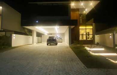 Imagem: A casa em condomínio possui 5 Dormitórios, 5 Banheiros, 5