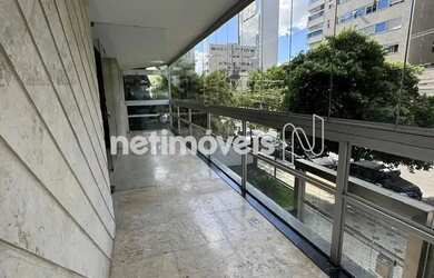 Imagem: O apartamento possui 4 Dormitórios, 5 Banheiros, 3 Vagas na