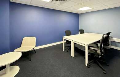 Imagem: O depósito possui 15m² de Área e está localizado em Centro