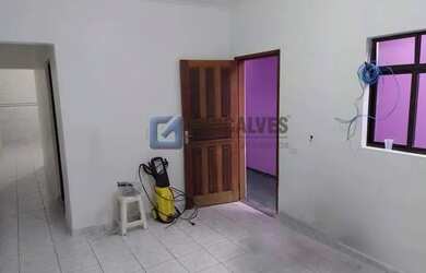 Imagem: A casa possui 2 Dormitórios, 1 Banheiro, 1 Vaga na garagem