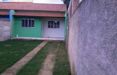 Imagem: A casa possui 2 Dormitórios, 1 Banheiro, 3 Vagas na garagem