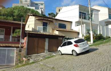 Imagem: A casa em condomínio possui 4 Dormitórios, 2 Banheiros, 2