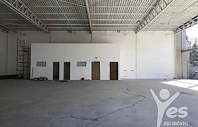 Imagem: O depósito possui 5 Vagas na garagem, 600m² de Área e está