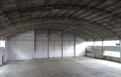 Imagem: O depósito possui 5 Vagas na garagem, 1.791m² de Área e