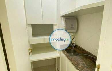 Imagem 4: Conjunto comercial com 64m² vão livre, com piso laminado, 01 banheiro e copa