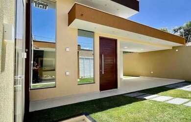 Imagem: A casa possui 3 Dormitórios, 3 Banheiros, 2 Vagas na garagem