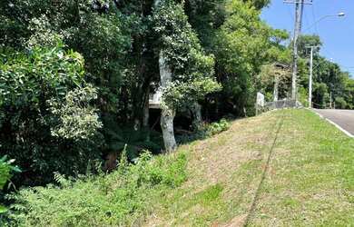 Imagem: O terreno possui 1.900m² de Área e está localizado em Canela