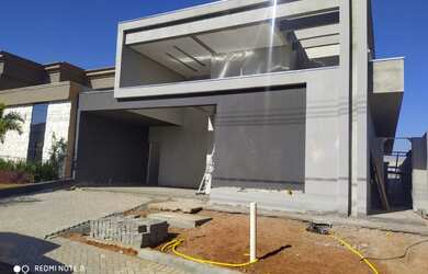 Imagem: A casa em condomínio possui 3 Dormitórios, 5 Banheiros, 4