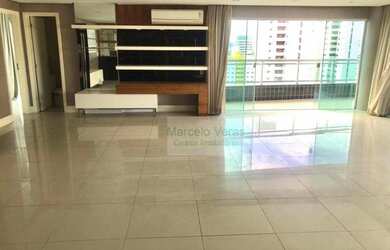 Imagem: O apartamento possui 4 Dormitórios, 5 Banheiros, 4 Vagas na