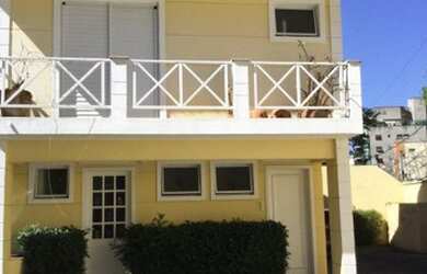 Imagem: A casa em condomínio possui 4 Dormitórios, 2 Banheiros, 3