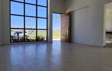 Imagem: A casa em condomínio possui 3 Dormitórios, 2 Banheiros, 2