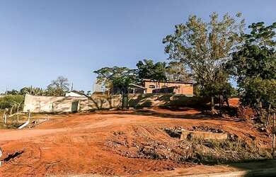 Imagem: O terreno possui 1.657m² de Área, Imóvel novo e está localizado