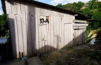 Imagem: A casa possui 1 Dormitório, 1 Banheiro e está localizado