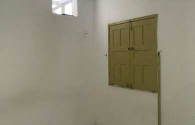 Imagem: A casa possui 3 Dormitórios, 2 Banheiros, 1 Vaga na garagem