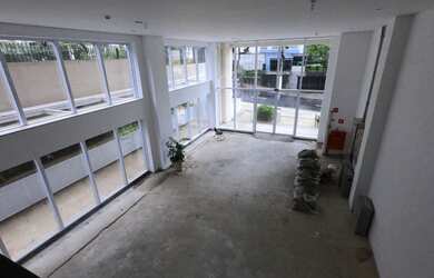 Imagem: O depósito possui 2 Vagas na garagem, 133m² de Área e está