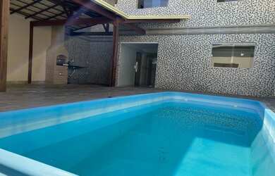 Imagem: A casa possui 4 Dormitórios, 4 Banheiros, 3 Vagas na garagem