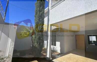 Imagem: A casa possui 4 Dormitórios, 5 Banheiros, 2 Vagas na garagem