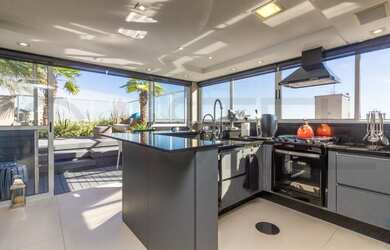 Imagem: O apartamento na cobertura possui 3 Dormitórios, 5 Banheiros