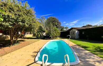 Imagem: A casa possui 4 Dormitórios, 4 Banheiros, 3 Vagas na garagem