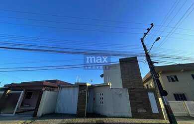 Imagem: A casa possui 2 Dormitórios, 1 Banheiro, 1 Vaga na garagem