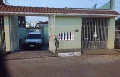 Imagem: A casa possui 5 Dormitórios, 5 Banheiros, 3 Vagas na garagem