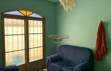 Imagem: A casa possui 2 Dormitórios, 2 Banheiros, 2 Vagas na garagem